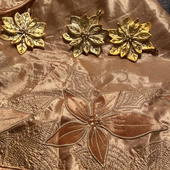 EUC 54” Gold Satin Tree Skirt with Gold Poinsettias - Picture 9 of 9